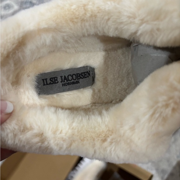 Ilse Jacobsen Cream Shearling Slippers - Picture 3 of 9